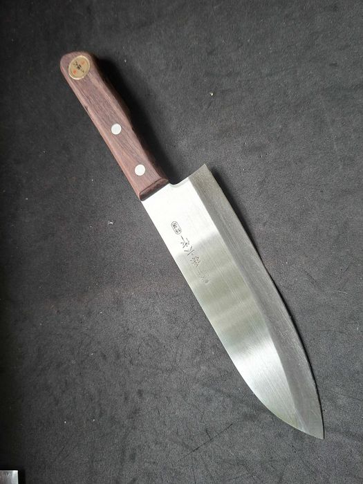 Nóż japoński 濃州孫六作Magoroku Noushu santoku