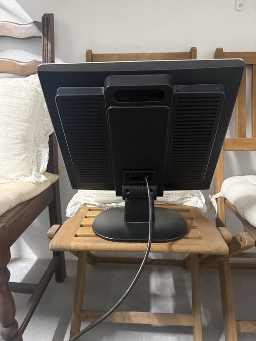 Computador Packard Bell ( para peças ) e ecra HP 1702