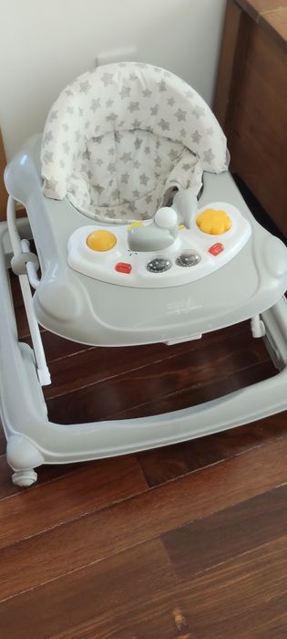 Andarilho bebé asalvo