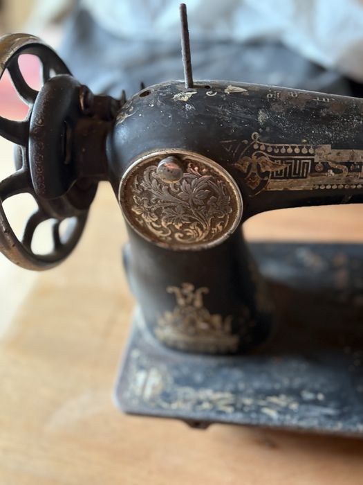 Старовинна машинка  для шиття