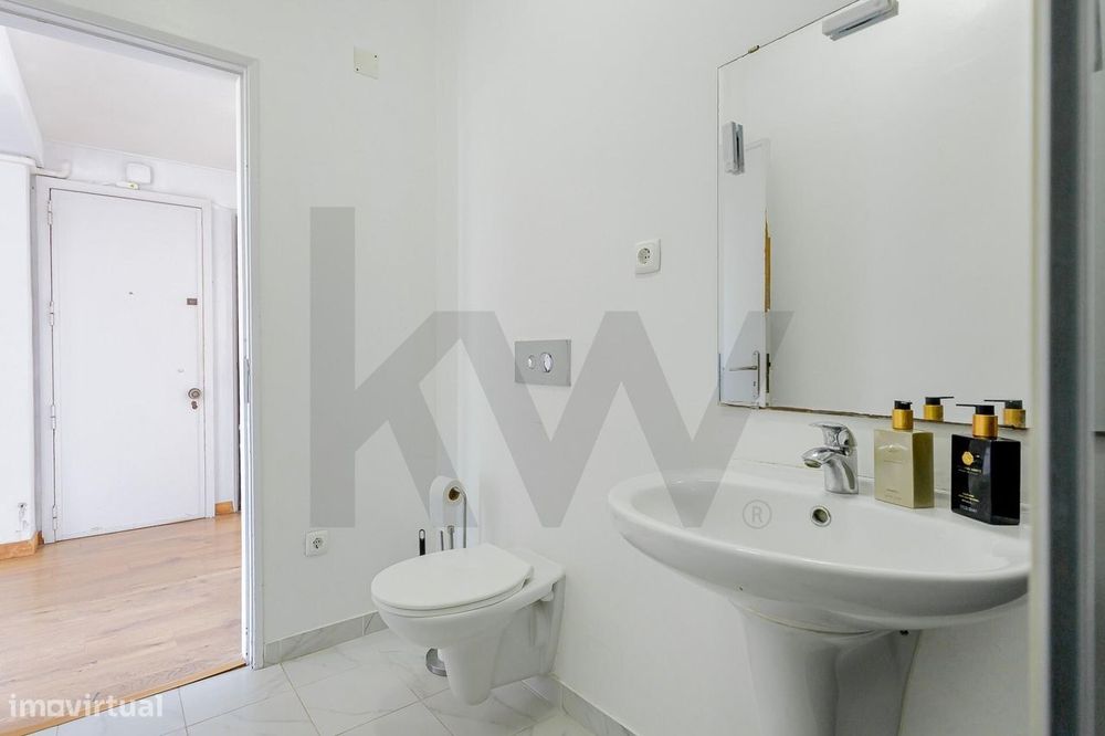 Apartamento T2 com Terraço e Vista Mar | Santo António da Caparica