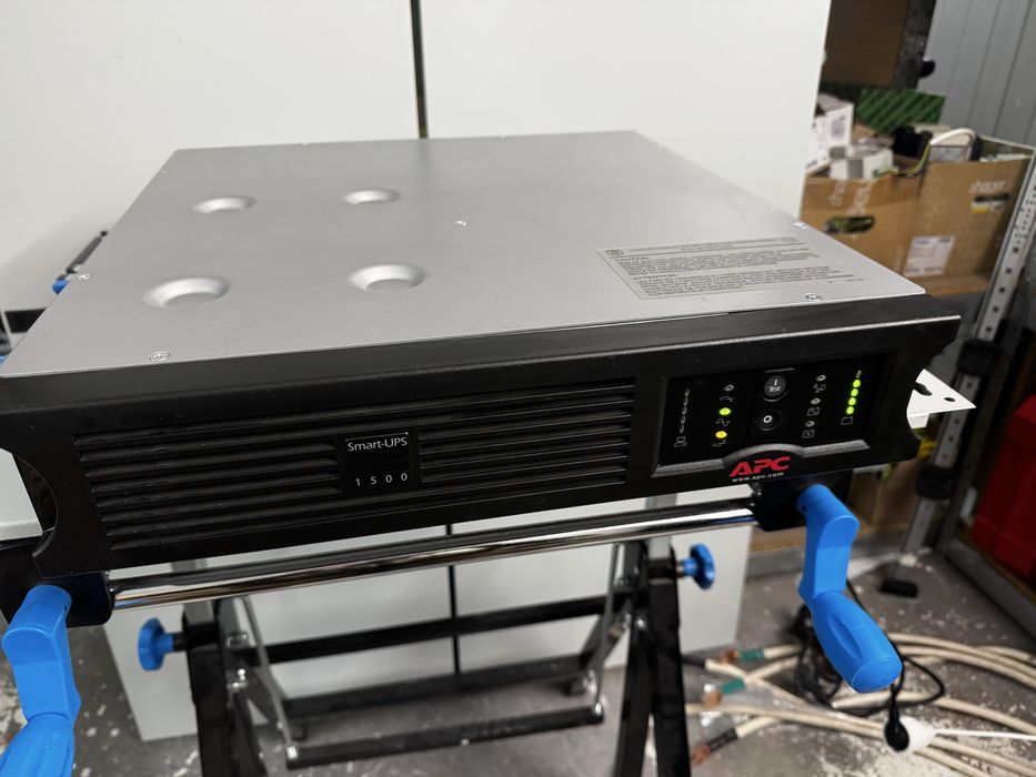 ДБЖ APC Smart-UPS 1500
