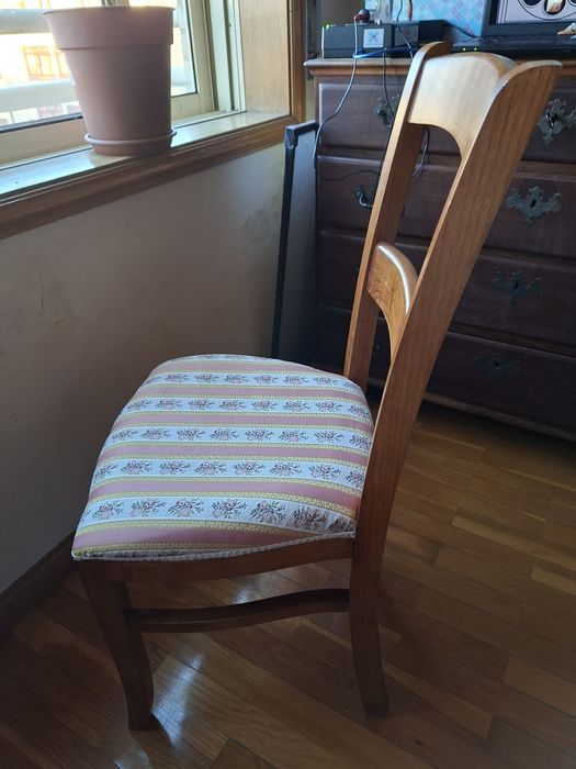 Cadeira de quarto em Nogueira