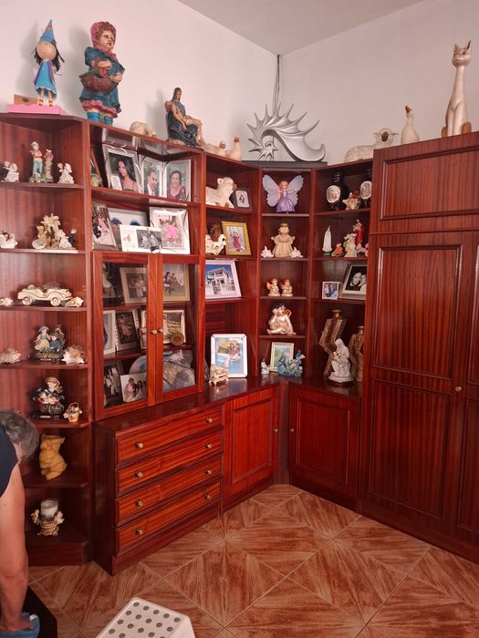 Móvel embutido cama escondida