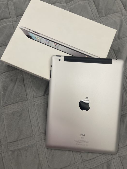 Планшет Apple iPad 2 Wi-Fi + 3G 32Gb Black