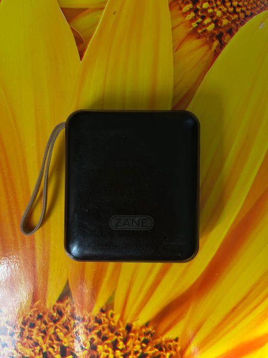 ZANE. Павербанк 10000 ма. Зарядний пристрій.