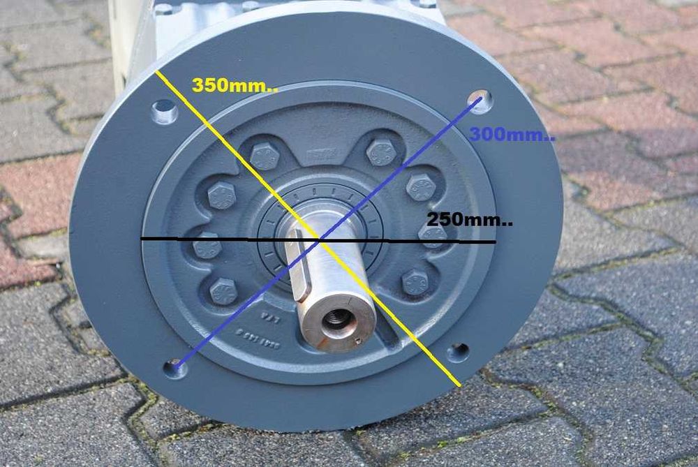 Motoreduktor kołnierzowy 7.5kw z regulacją 21-84obr./min.. z hamulcem.