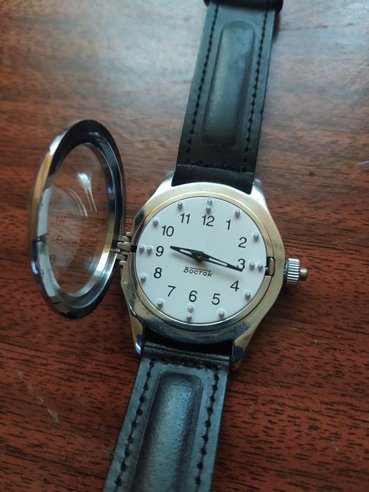 Продаю наручные часы Восток для не зрячих