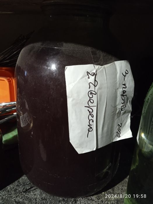 СІк винограда в банках скло