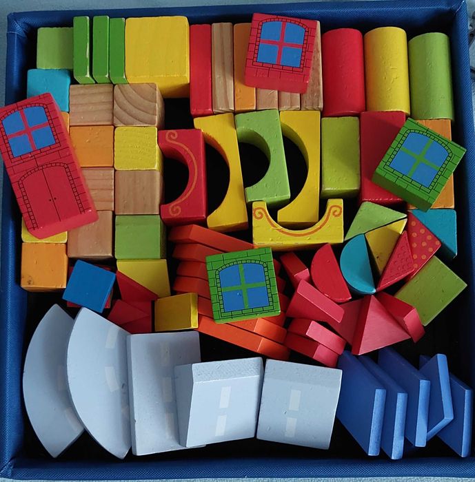 Klocki drewniane różne rodzaje prawie 100 szt