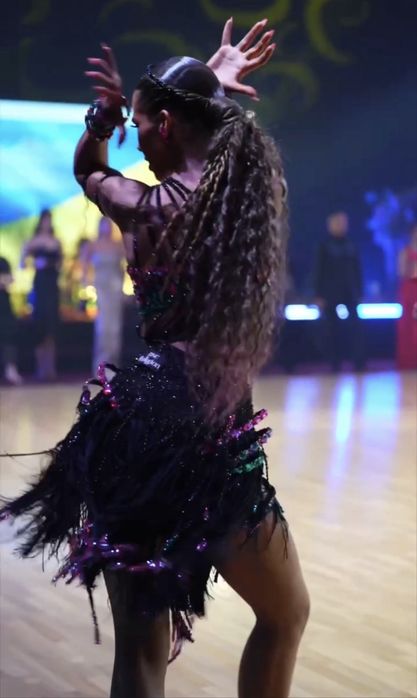 Сукня для латини