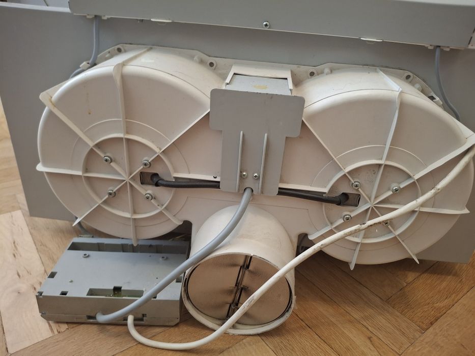 Вбудована кухонна витяжка Miele