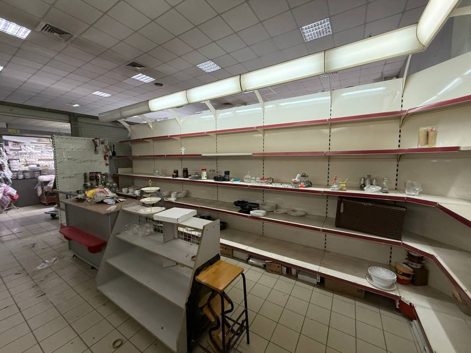 Продається торгова точка на ринку ГІД, бакалійний відділ