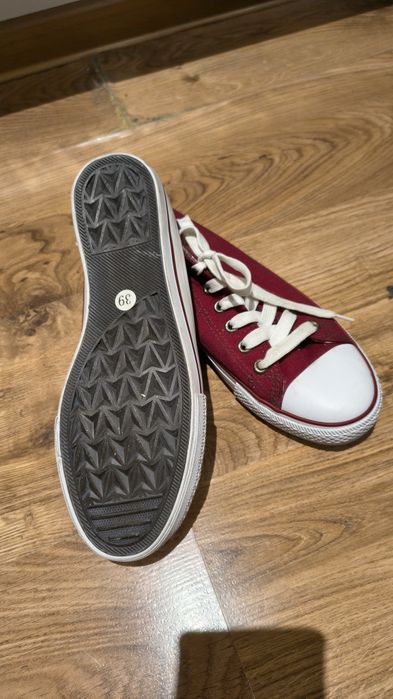 Nowe trampki bordowe ala Converse  39