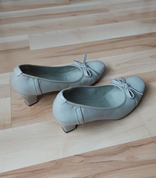 Buty na obcasie roz.38
