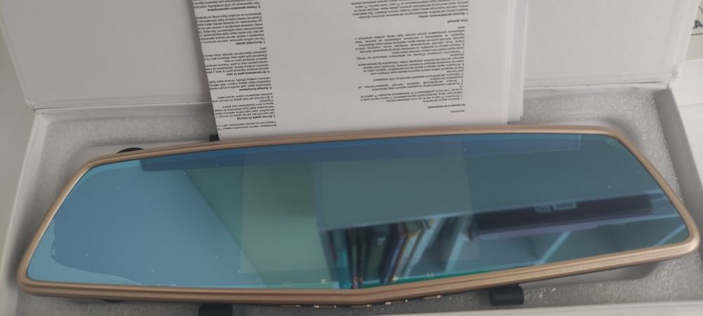 Зеркало с камерой заднего вида