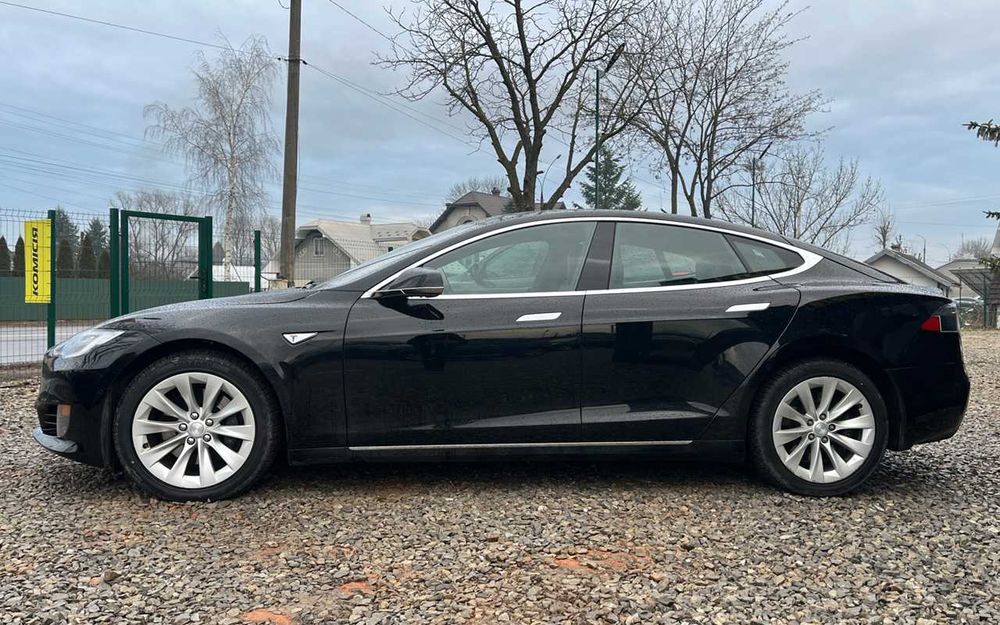 Tesla Model S 2016