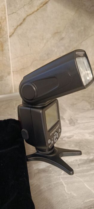 Продам спалах до Canon