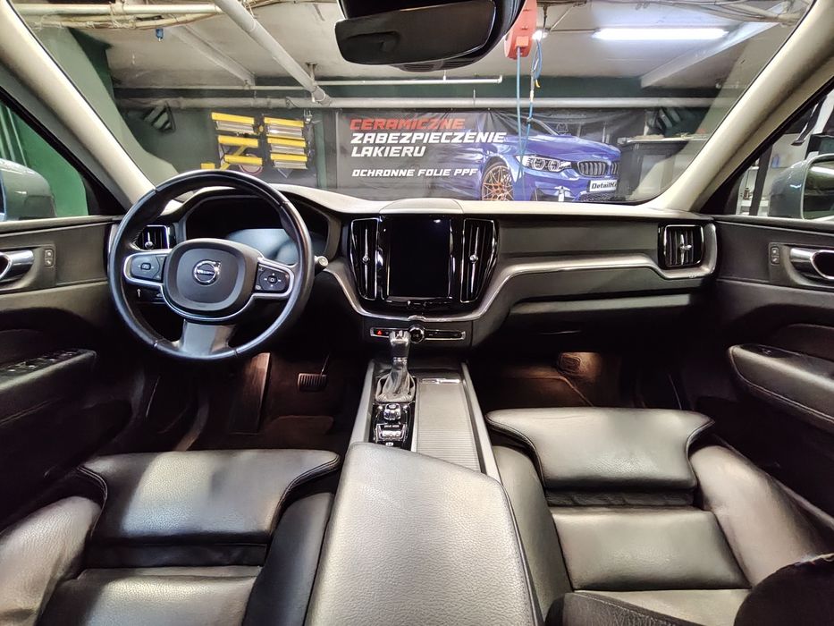 Volvo XC60 model 2020 2.0d 190KM Inscription automat niski przebieg