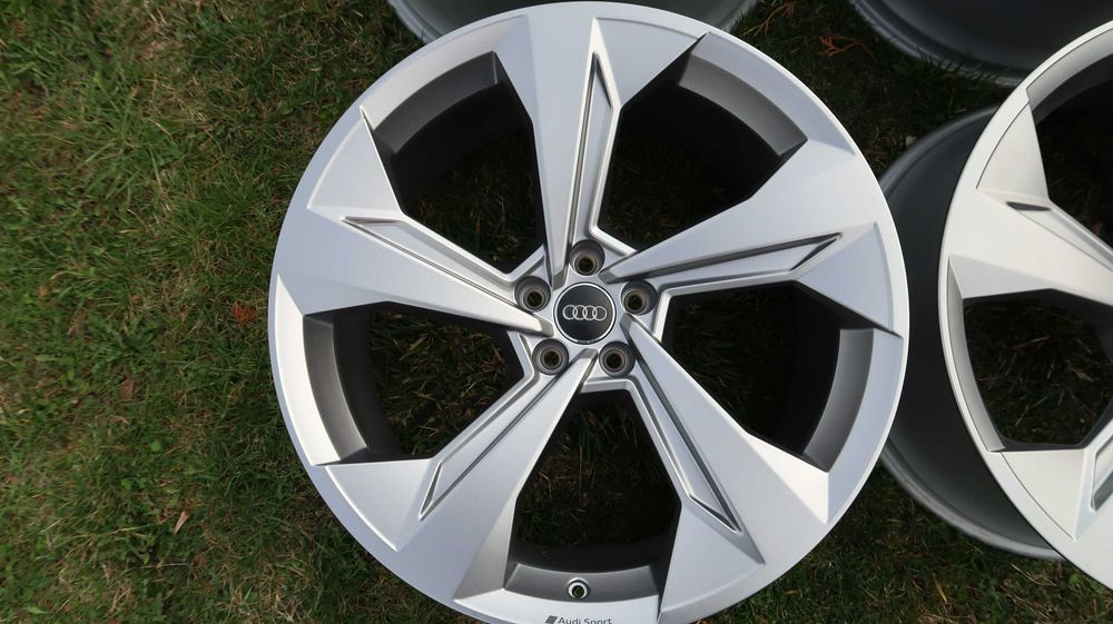 Oryginalne Felgi aluminiowe Audi SQ7 Q7 Q8 SQ8 22'' 4M0