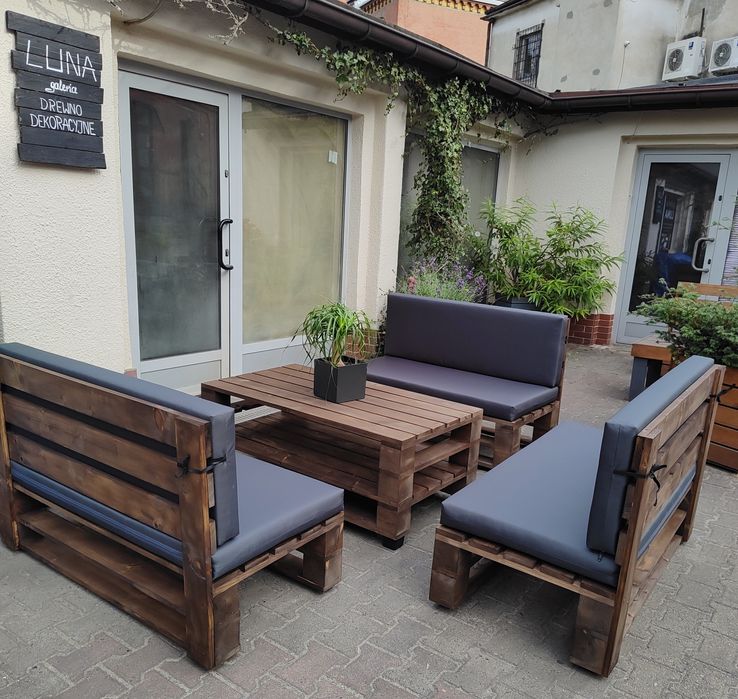 Zestaw ogrodowy na wzór palet