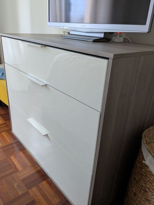 Comoda de três gavetas IKEA (modelo Nyvoll)