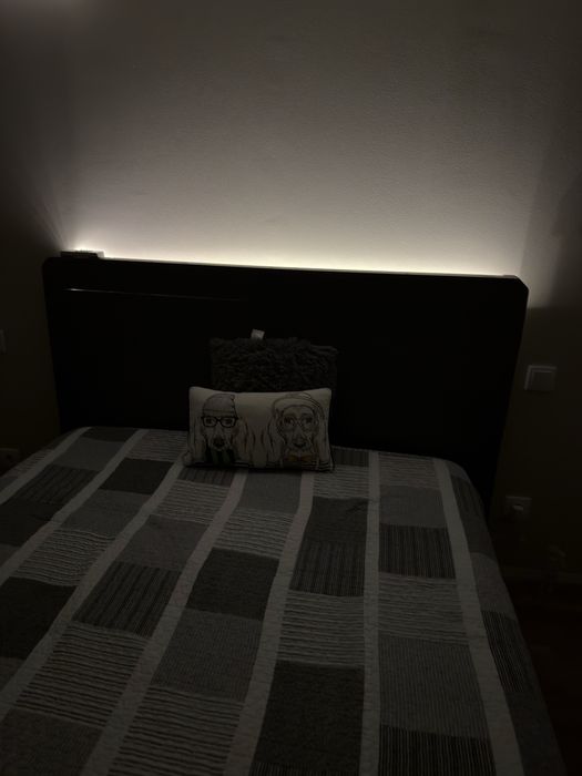 Sommier de casal com cabeceira / oferta de colchão e colcha