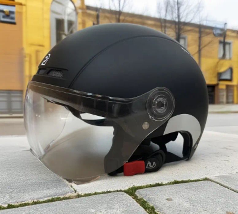 Kask rowerowy z regulowanymi goglami / z otwieraną szybką