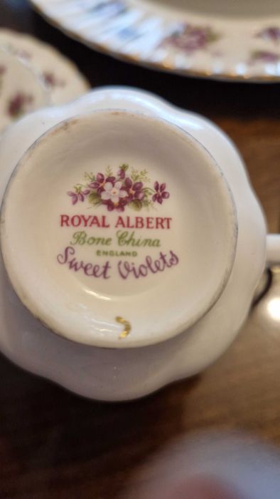 Royal Albert Sweet Violets