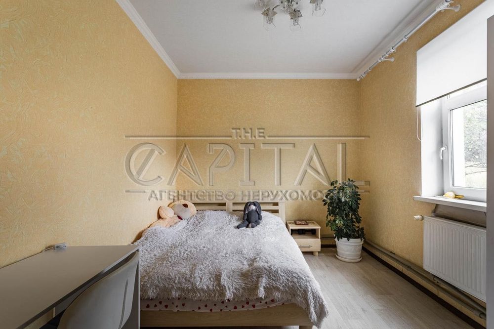 Продаж будинку ХОТІВ 10 СОТОК