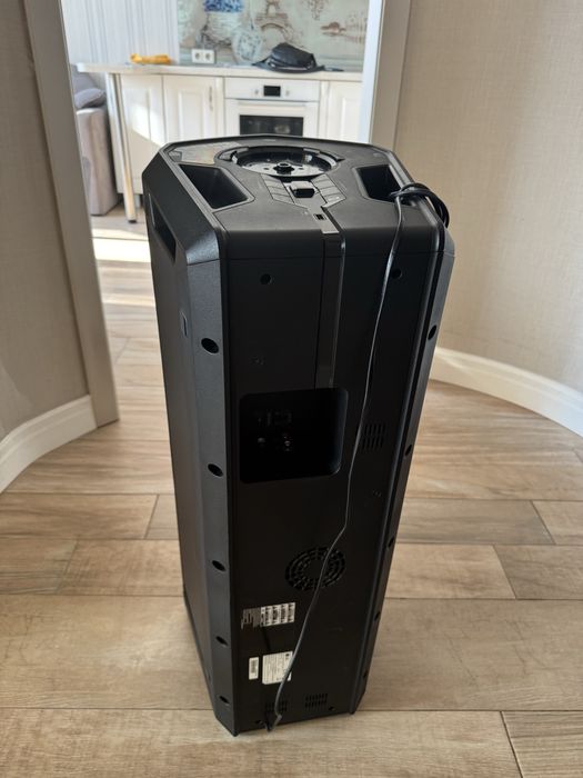 Продам блютуз колонку LG - fh6