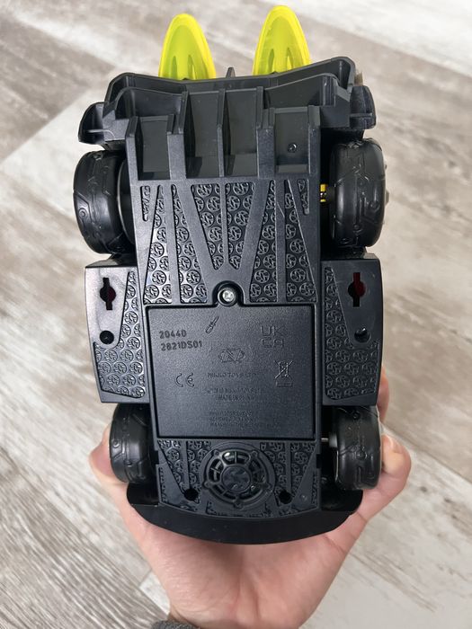 Машинка на батарейках