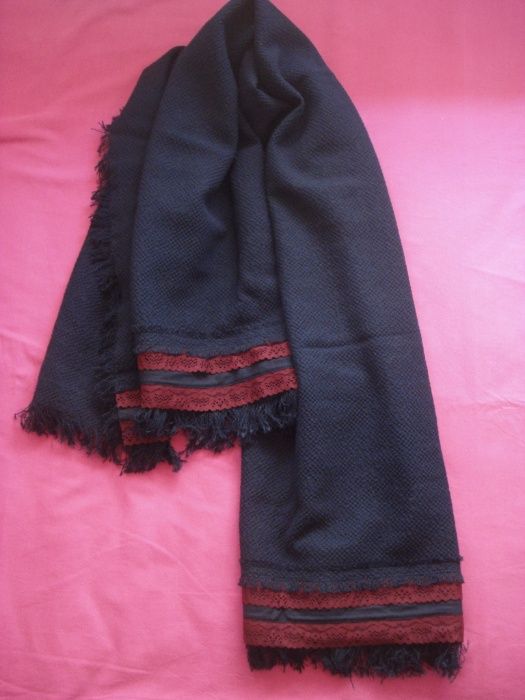 Echarpe/Manta azul marinho e bordô 140x94cm NOVA ARTESANAL mulher