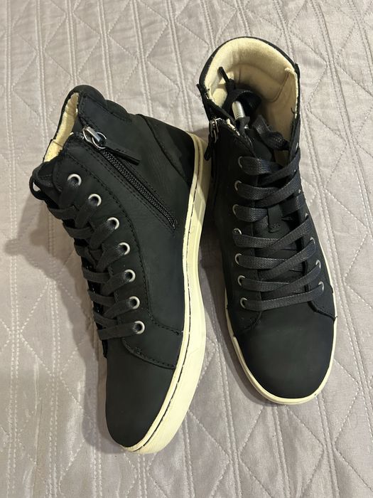 Кожаные деми ботинки кеды кроссовки Ugg  38-39р