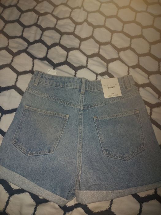 Szorty z wysokim stanem