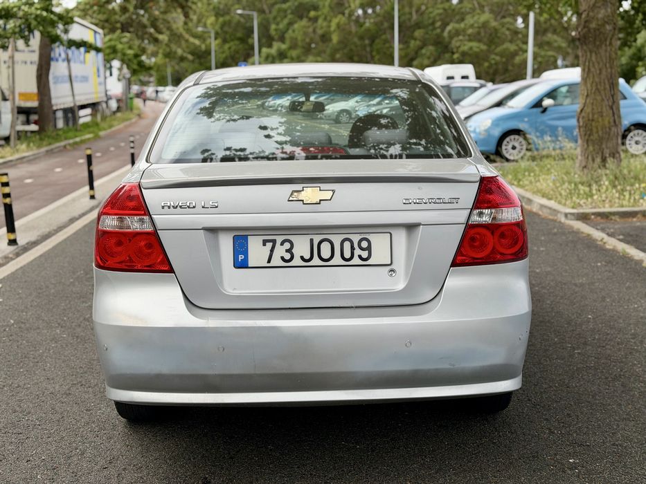 Chevrolet Aveo 1.2 com AC 140 mil kms