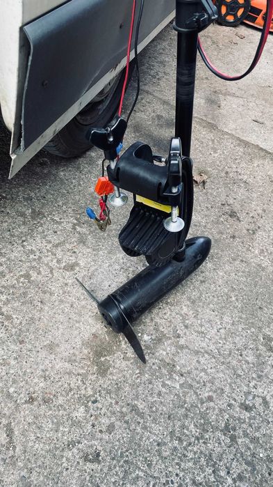 Silnik elektryczny do łodzi ponton uszkodzony
