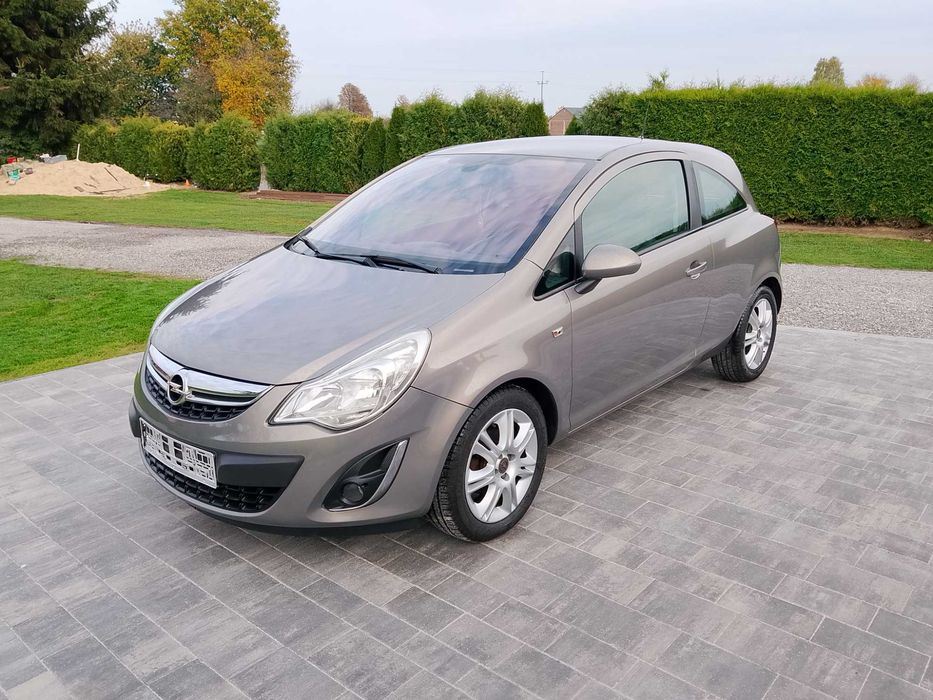 Opel corsa 1,4b plus gaz