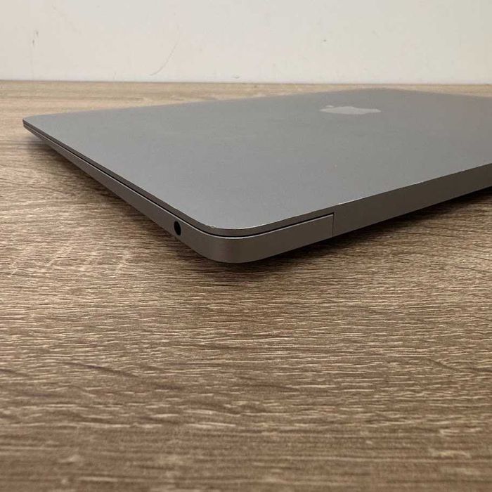 Apple Macbook Air A2338 2020 року M1 / 16Gb / SSD 256Gb (код: M0919)