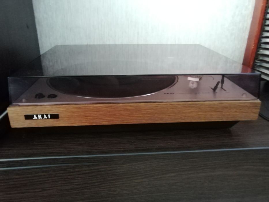 Програвач вінілу Akai ap 003