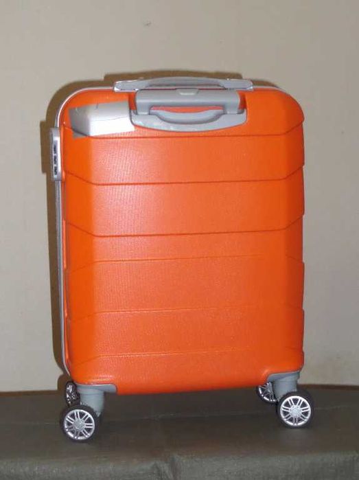 Чемодан пластиковый оранжевый COVERI, 4 колеса, размер 47Х39Х22/19 см.