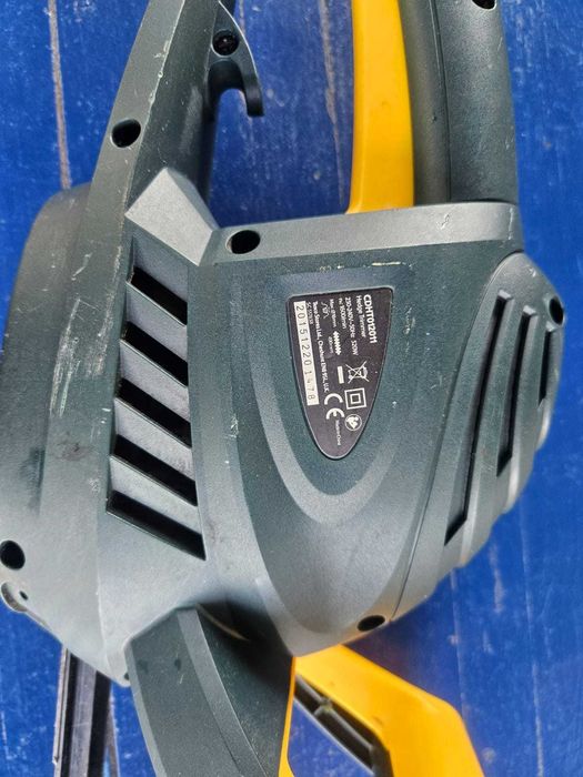 Elektryczne nożyce do żywopłotu Tesco 520 W, ostrze ok. 50 cm