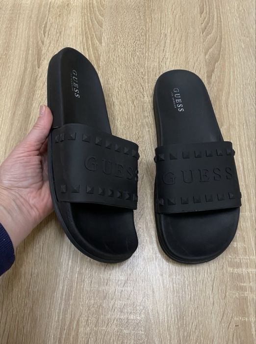 Guess  р.42  сланці шльопки шльопанці сабо