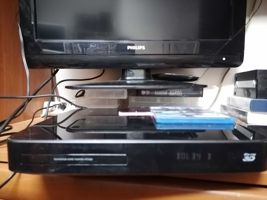 Amplituner blu-ray Philips HTS 4282 pilot