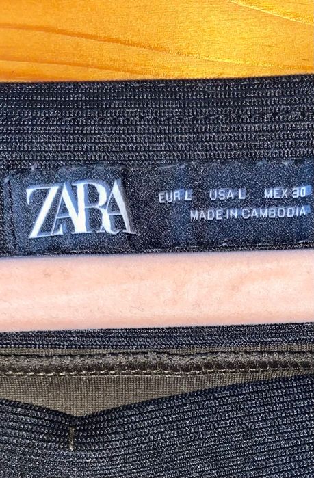 Legginsowe spodnie Zara – ciemna zieleń