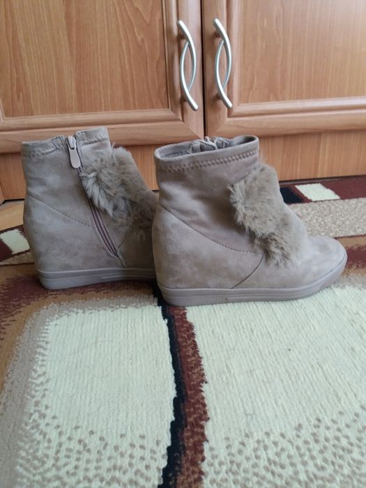 Botki damskie na koturnie rozmiar 36