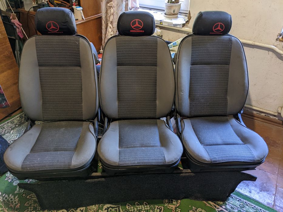 Універсальні крісла на мікроавтобус