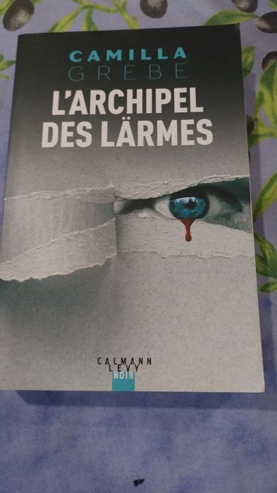 L'Archipel des Larmes. Portes incluídos.