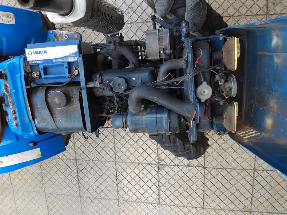 Trator isezi 2160 4x4