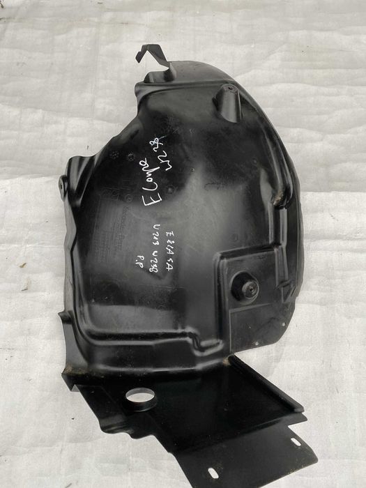 Mercedes E Klasa W213 Nadkole Przednie Prawe